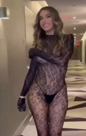 Lyna Perez public catwalk hot video